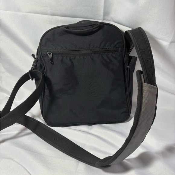 hq720.jpg?sqp=-  🔥SALE Pacsafe Metrosafe 200 GII Black Shoulder Bag Anti-theft Crossbody